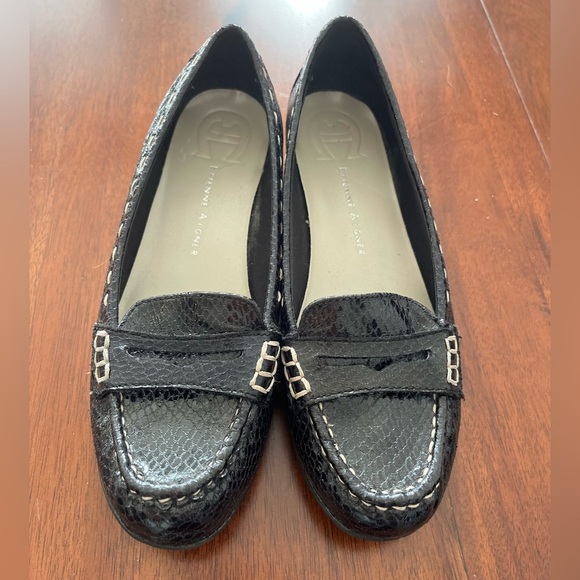 Etienne Aigner Black Leather Loafers Classic Slip-On Flats Size 7.5 - Picture 3 of 6
